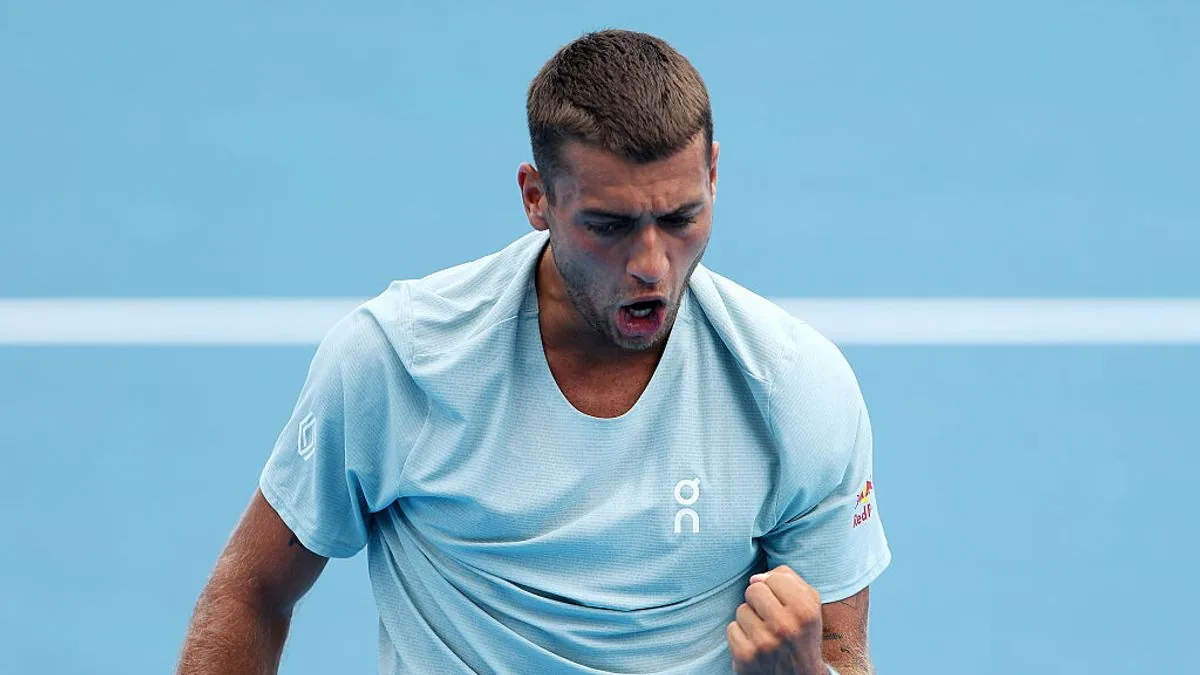 Cobolli, che vittoria a Cincinnati: batte Jodar in tre set e vola ai quarti di finale - Corriere della Sera