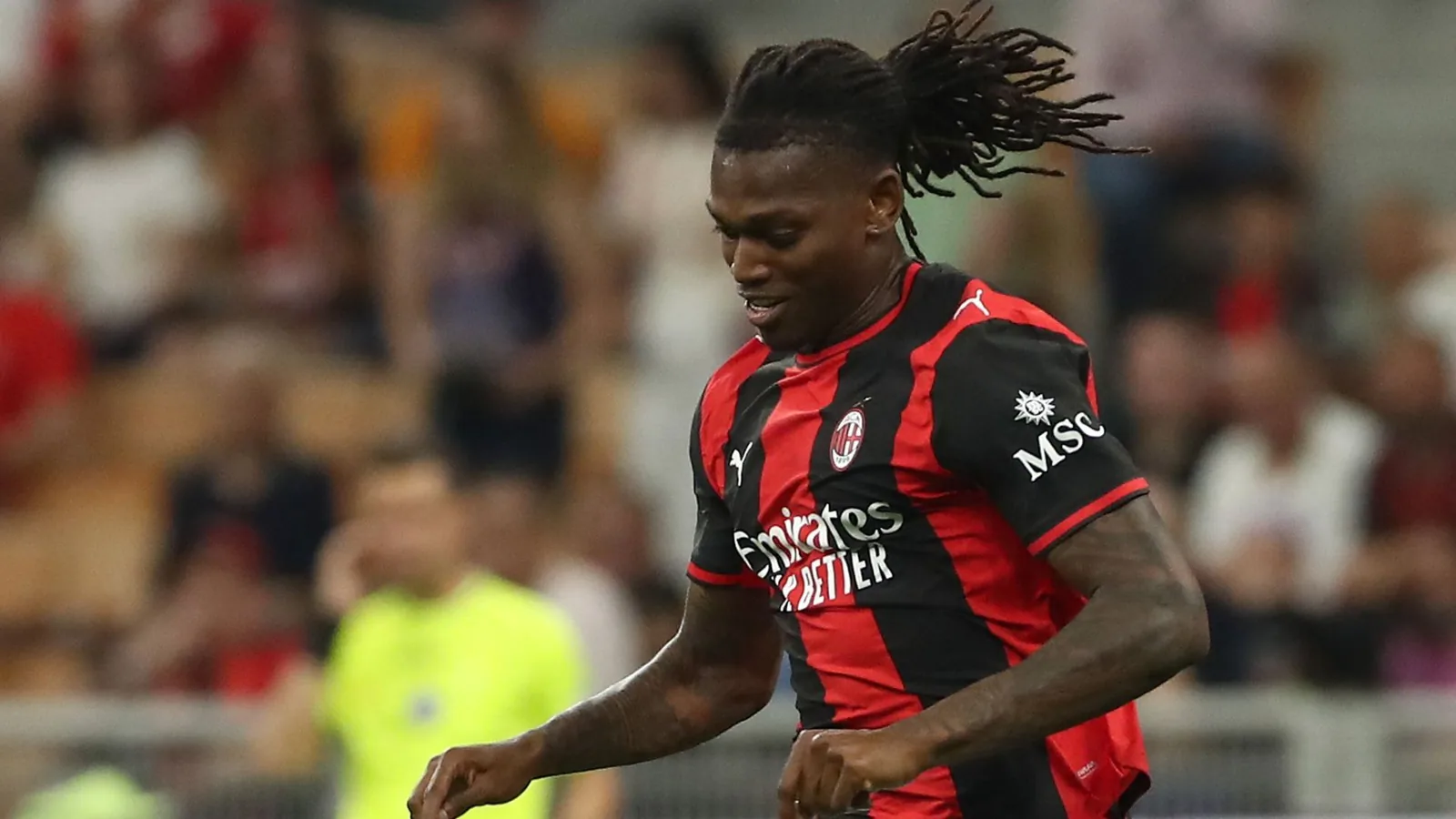Leao, c'è anche l'Aston Villa! Primi contatti con il Milan: la situazione - eurosport.it