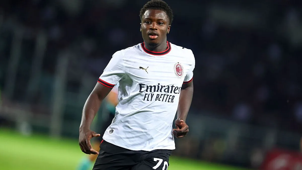 Il Milan comincia da Alpha: ora chi toglie Cissè? "Gioca in A come al campetto". E lui ha una dedica speciale... - La Gazzetta dello Sport