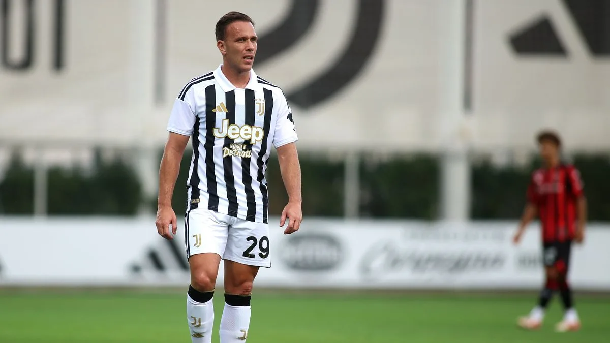 Mercato: Palermo in pressing su Perin, il Porto ci prova per Gimenez. Maxi offerta dell'Al Hilal per Watkins